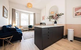 4 Castle Mews